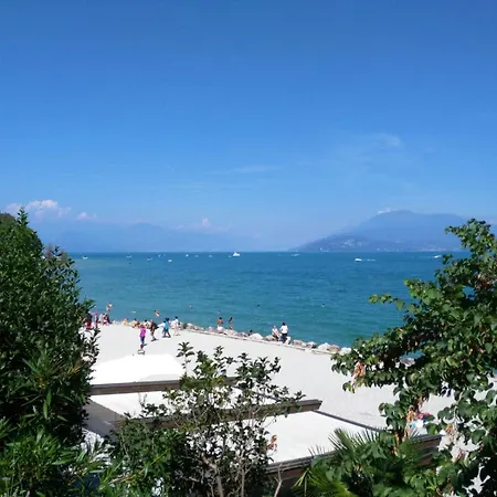Apartment La Casa Di Camilla Peschiera del Garda